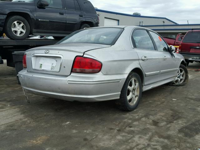 KMHWF35H65A174628 - 2005 HYUNDAI SONATA GLS SILVER photo 4