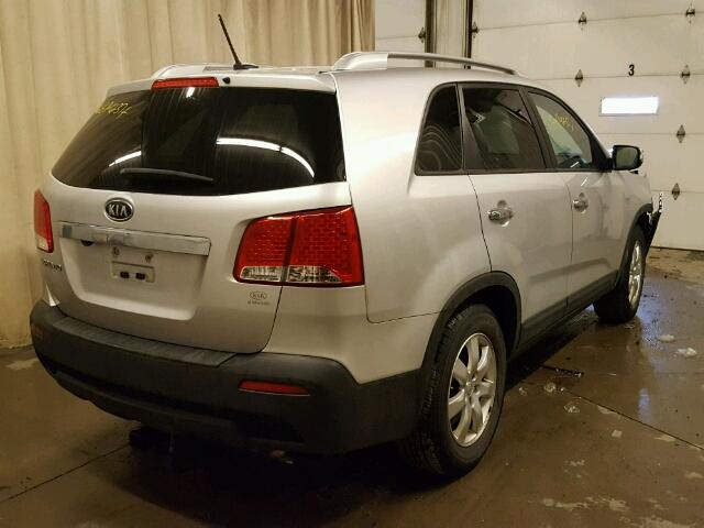 5XYKT3A67DG413053 - 2013 KIA SORENTO LX SILVER photo 4