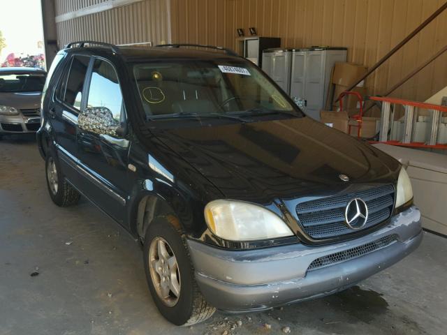 4JGAB54E1XA121542 - 1999 MERCEDES-BENZ ML 320 BLACK photo 1