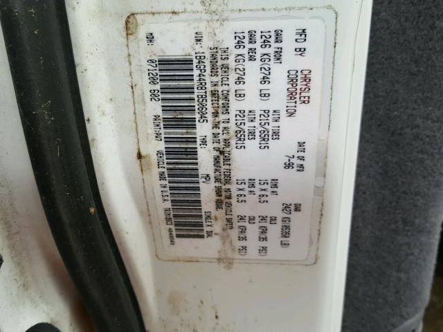 1B4GP44R8TB506045 - 1996 DODGE GRAND CARA WHITE photo 10