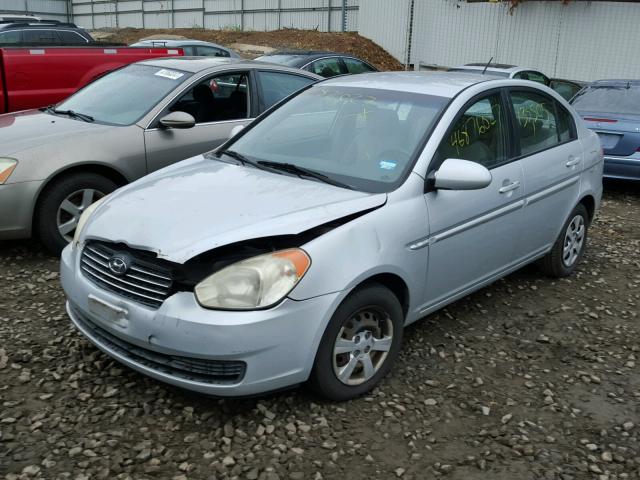 KMHCN46C66U004798 - 2006 HYUNDAI ACCENT GLS SILVER photo 2