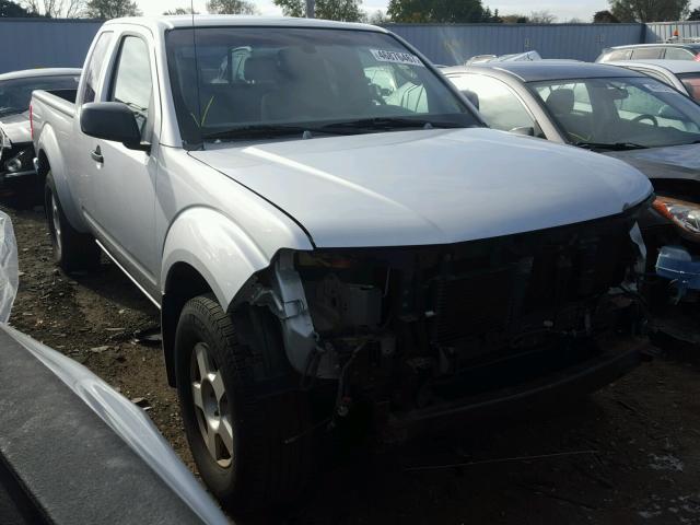 1N6AD06W86C473525 - 2006 NISSAN FRONTIER K SILVER photo 1