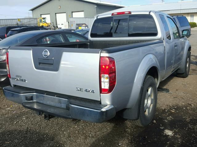 1N6AD06W86C473525 - 2006 NISSAN FRONTIER K SILVER photo 4