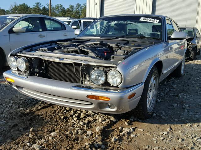 SAJDA14C51LF31837 - 2001 JAGUAR XJ8 SILVER photo 2