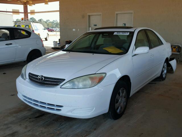 4T1BE32K64U278776 - 2004 TOYOTA CAMRY LE WHITE photo 2