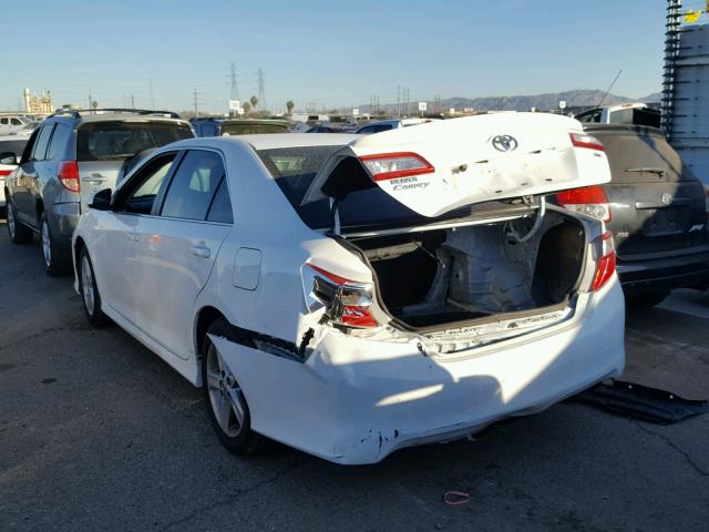 4T1BF1FK0CU573611 - 2012 TOYOTA CAMRY BASE WHITE photo 3