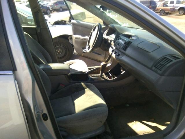 4T1BE32K33U150929 - 2003 TOYOTA CAMRY LE 银色 照片 5
