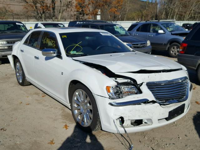 2C3CCAAG2DH698025 - 2013 CHRYSLER 300 WHITE photo 1