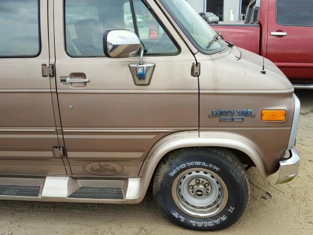 1GBEG25K9SF168733 - 1995 CHEVROLET G20 BROWN photo 9