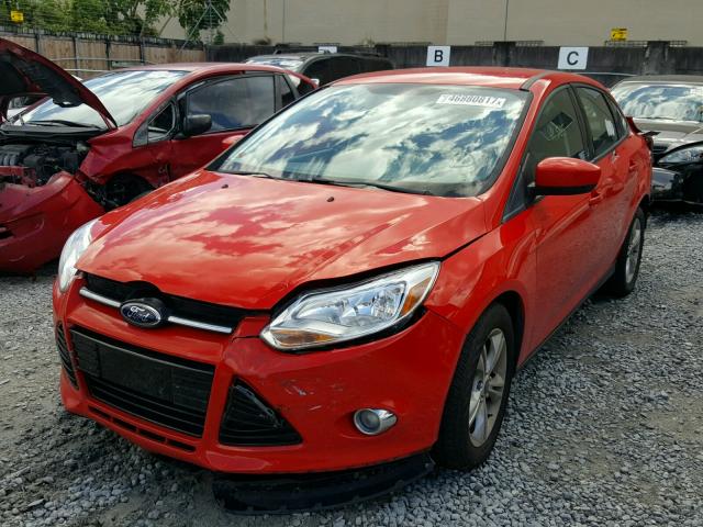 1FAHP3F24CL462269 - 2012 FORD FOCUS SE RED photo 2