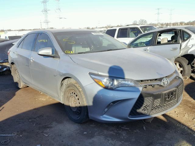 4T1BF1FK5GU565557 - 2016 TOYOTA CAMRY LE ვერცხლისფერი ფოტო 1
