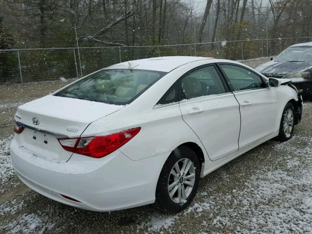 5NPEB4AC5BH102156 - 2011 HYUNDAI SONATA GLS WHITE photo 4