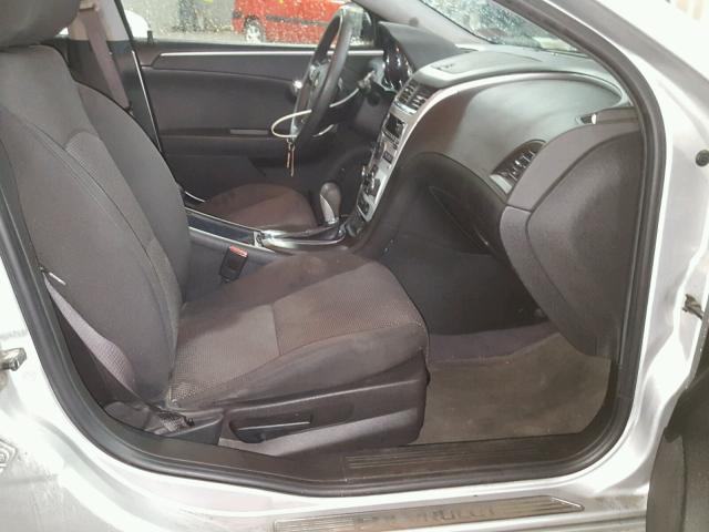 1G1ZC5EB8AF198856 - 2010 CHEVROLET MALIBU 1LT 银色 照片 5