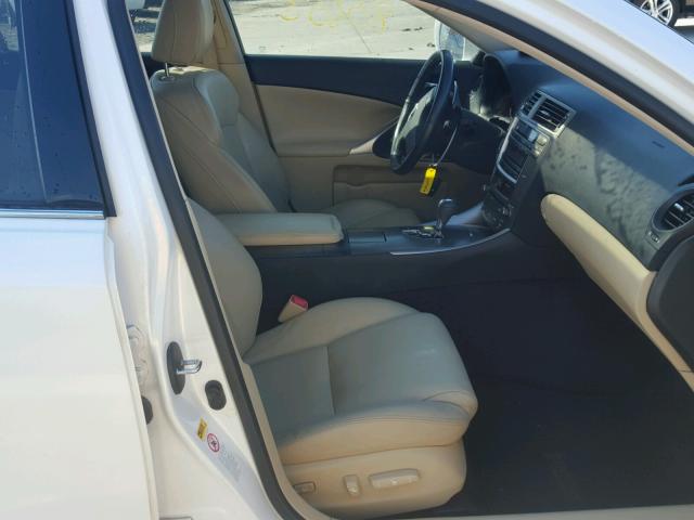 JTHBK262085084941 - 2008 LEXUS IS 250 WHITE photo 5