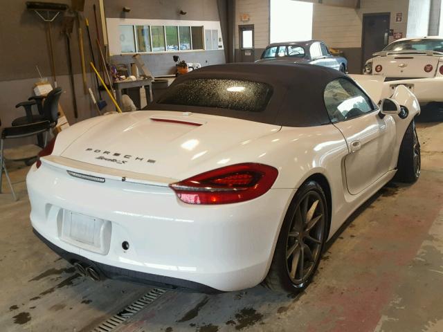 WP0CB2A82GS140136 - 2016 PORSCHE BOXSTER WHITE photo 4