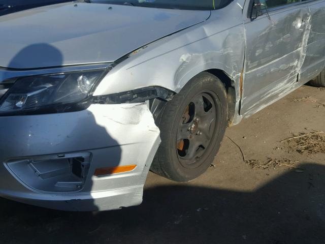 3FAHP0HA9BR151908 - 2011 FORD FUSION SE SILVER photo 9