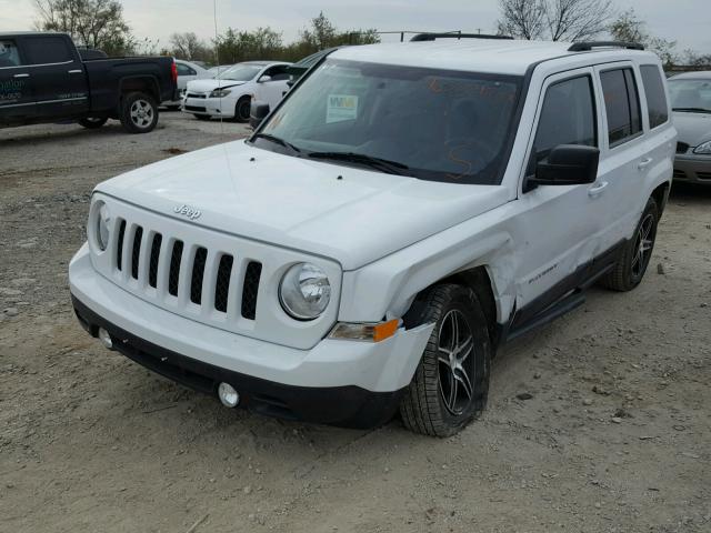 1J4NT1GA3BD175219 - 2011 JEEP PATRIOT SP WHITE photo 2