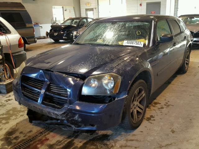 2D8FV48T55H561865 - 2005 DODGE MAGNUM SE BLUE photo 2