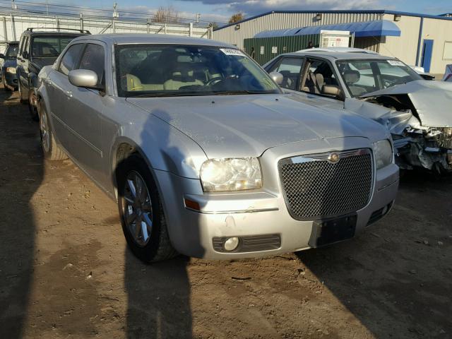 2C3KA53G67H601371 - 2007 CHRYSLER 300 TOURIN SILVER photo 1