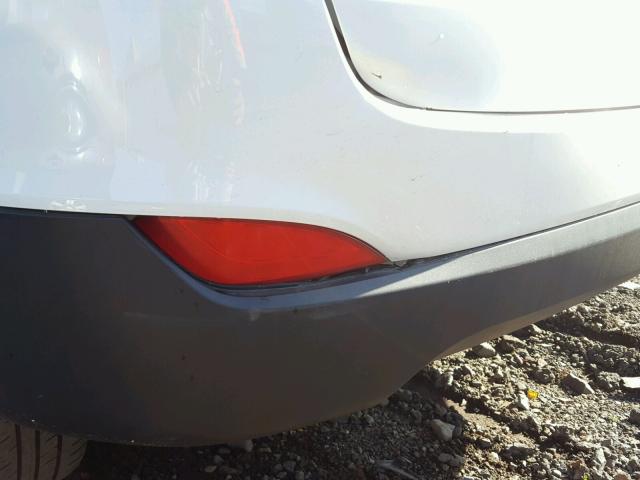 KM8JUCACXCU473481 - 2012 HYUNDAI TUCSON GLS WHITE photo 9