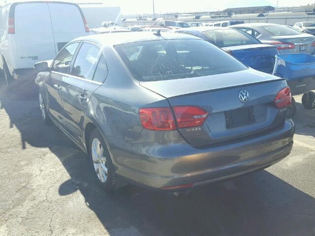 3VWDX7AJ5DM454466 - 2013 VOLKSWAGEN JETTA SE Grafit foto 3