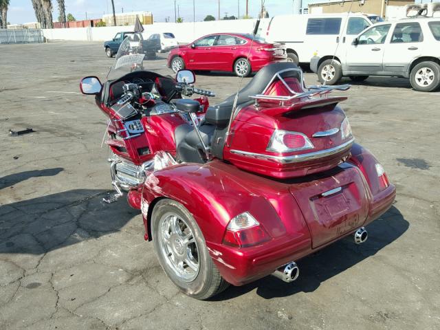 1HFSC47F57A600900 - 2007 HONDA GL1800 RED photo 3