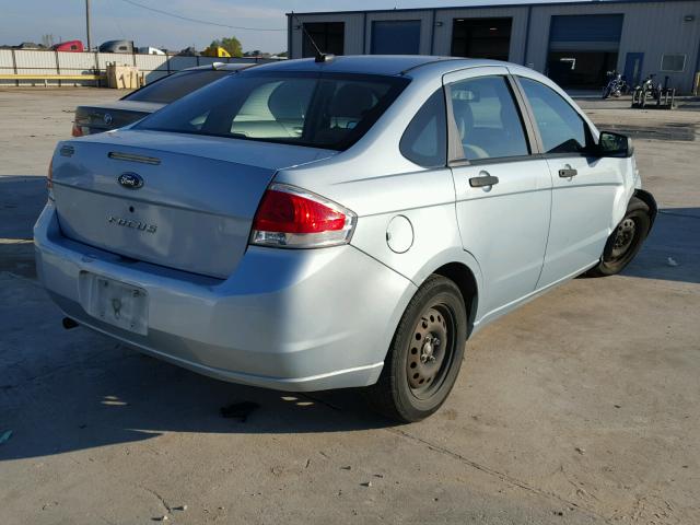 1FAHP34N18W137632 - 2008 FORD FOCUS S/SE BLUE photo 4