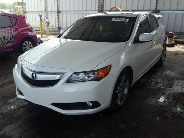 19VDE1F5XEE001353 - 2014 ACURA ILX 20 PRE WHITE photo 2