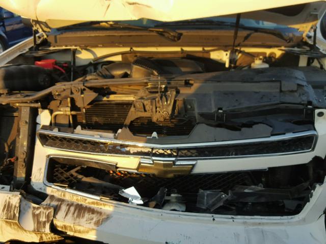 1GNUKJE30AR115030 - 2010 CHEVROLET SUBURBAN K WHITE photo 7