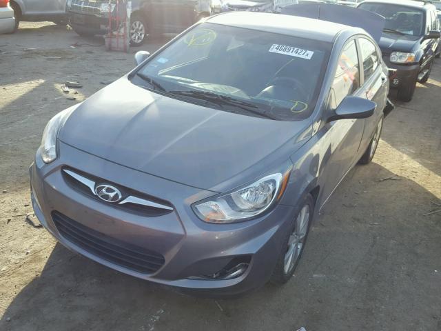 KMHCU4AE0DU563286 - 2013 HYUNDAI ACCENT GLS GRAY photo 2