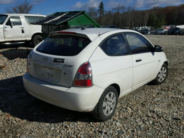 KMHCM36C59U137909 - 2009 HYUNDAI ACCENT GS WHITE photo 4