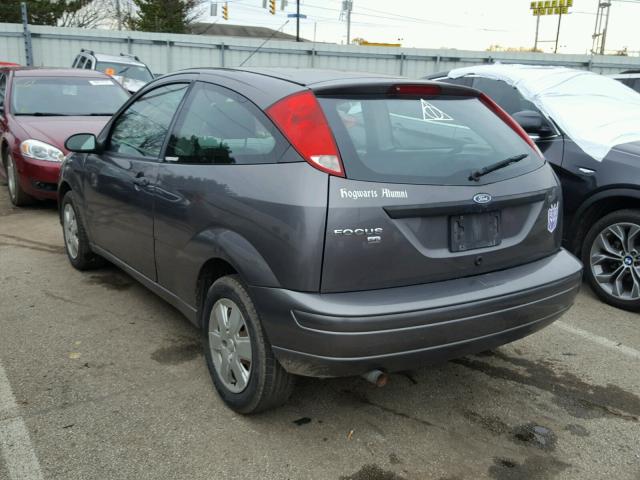 1FAFP31N07W268691 - 2007 FORD FOCUS ZX3 GRAY photo 3