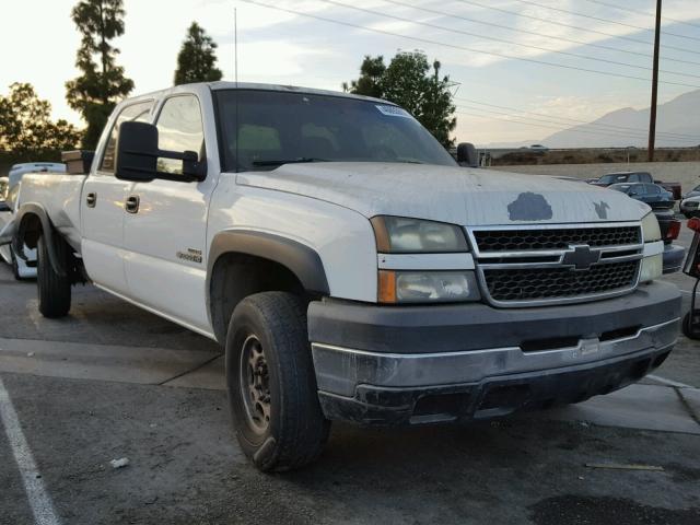 1GCHC23225F971430 - 2005 CHEVROLET SILVERADO WHITE photo 1