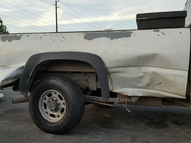 1GCHC23225F971430 - 2005 CHEVROLET SILVERADO WHITE photo 9