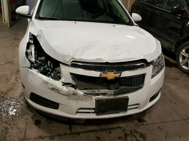 1G1PC5SB5D7131190 - 2013 CHEVROLET CRUZE LT WHITE photo 9