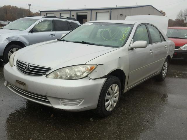 4T1BE32K36U144598 - 2006 TOYOTA CAMRY LE ვერცხლისფერი ფოტო 2