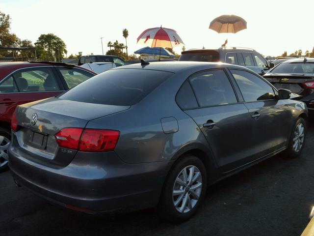 3VWDZ7AJ9BM323550 - 2011 VOLKSWAGEN JETTA SE GRAY photo 4