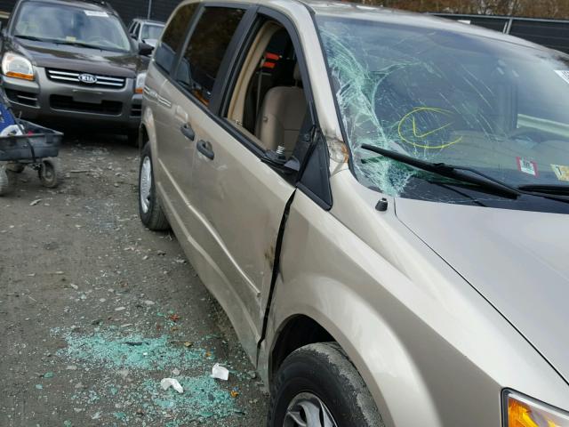 2A8HR44H68R707680 - 2008 CHRYSLER TOWN & COU GOLD photo 9