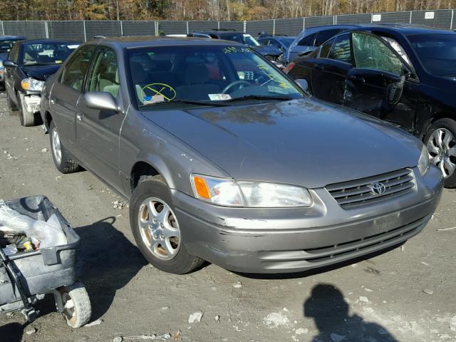 4T1BG22K0WU253119 - 1998 TOYOTA CAMRY CE BEIGE photo 1