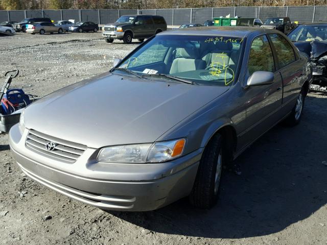 4T1BG22K0WU253119 - 1998 TOYOTA CAMRY CE BEIGE photo 2