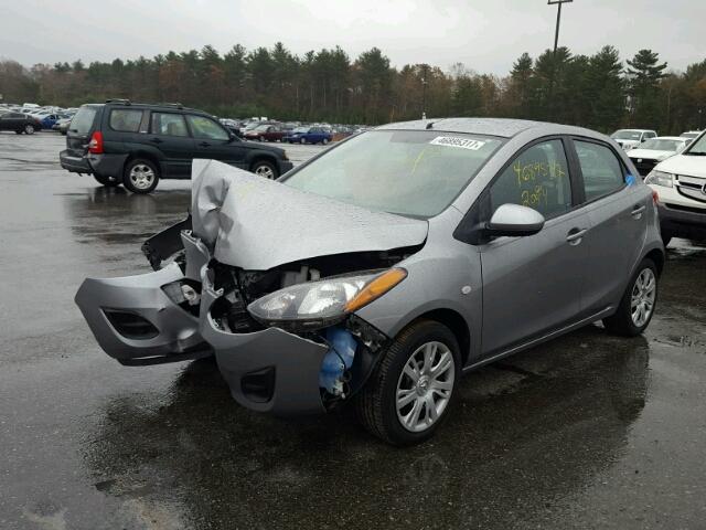 JM1DE1HY5B0114288 - 2011 MAZDA MAZDA2 GRAY photo 2