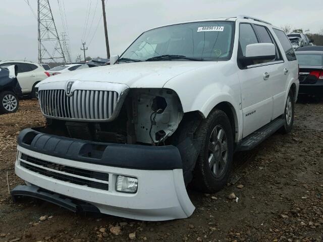 5LMFU28556LJ15140 - 2006 LINCOLN NAVIGATOR WHITE photo 2