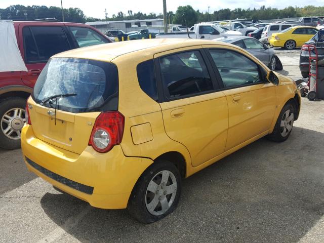 KL1TD66E69B627138 - 2009 CHEVROLET AVEO LS YELLOW photo 4