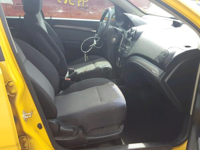 KL1TD66E69B627138 - 2009 CHEVROLET AVEO LS YELLOW photo 5