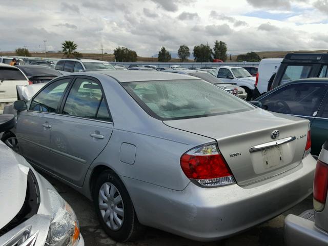 4T1BE30KX6U153009 - 2006 TOYOTA CAMRY LE SILVER photo 3