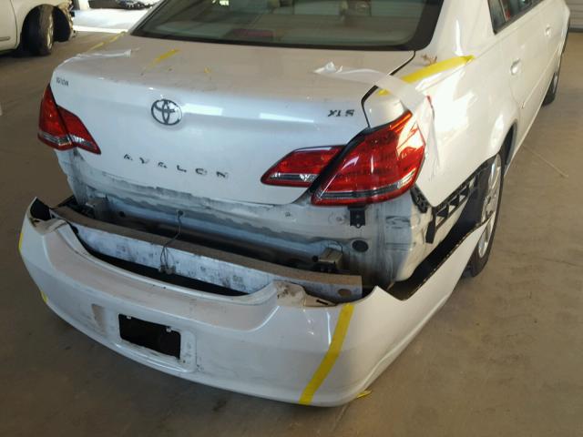 4T1BK36B06U077154 - 2006 TOYOTA AVALON XL WHITE photo 9