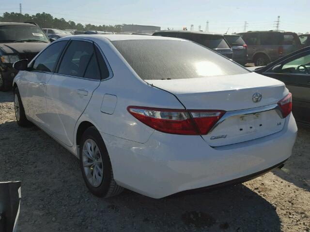 4T4BF1FK6GR523582 - 2016 TOYOTA CAMRY LE WHITE photo 3