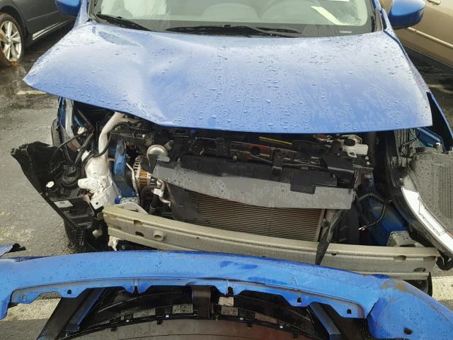 3N1CN7AP4HL860424 - 2017 NISSAN VERSA S BLUE photo 7