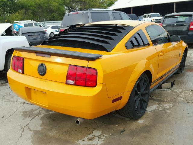 1ZVHT80N495129246 - 2009 FORD MUSTANG YELLOW photo 4