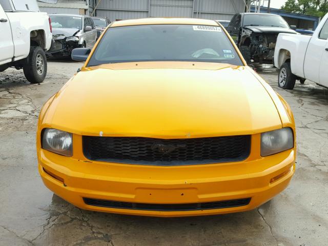 1ZVHT80N495129246 - 2009 FORD MUSTANG YELLOW photo 9